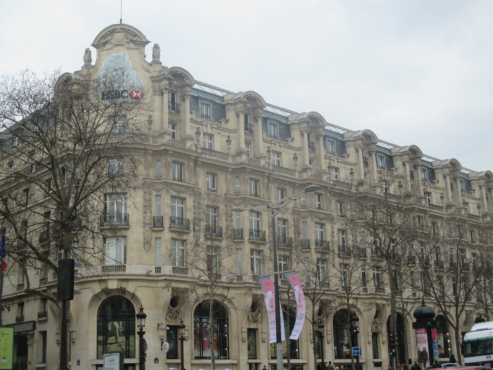 Ehemaliges Hotel Élysée Palace an der Avenue des Champs-Élysées 103 in Paris