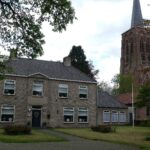 Die sechs Dörfer der Gemeinde Alphen-Chaam (Brabant) Dorfkern von Alphen mit dem Turm der Sint-Willibrorduskerk, Gemeinde Alphen-Chaam