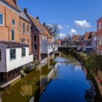 Appingedam: Mittelalterliche Stadt mit hängenden Küchen (Groningen) Hängende Küchen über dem Damsterdiep in der Altstadt von Appingedam