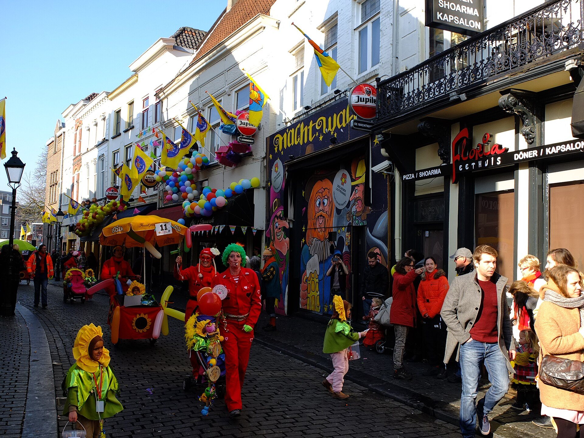 Kinderumzug Brakkensliert beim Karneval in der Altstadt von Breda (Kielegat)