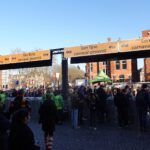 Karnevalstraditionen in Oeteldonk (Den Bosch) oder Kielegat (Breda) Festlich geschmückter Zugang zum Karneval in Den Bosch (Oeteldonk) im Februar 2026
