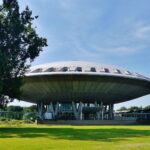 Das lebendige Eindhoven: Ein Zentrum für Design und Technologie Das Evoluon in Eindhoven, markanter Kuppelbau in Form einer Untertasse