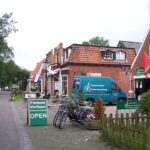 Fahrradtouren in den Niederlanden: So planen Sie Ihre Radtour Fahrradverleih mit Leihrädern an der Dorfstraße auf Schiermonnikoog