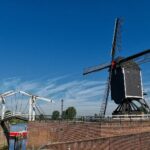 Die Festungsstadt Heusden (Brabant) Bockwindmühle und Zugbrücke am Stadthafen der Festungsstadt Heusden