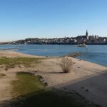 Studieren in den Niederlanden: Nijmegen als Studienort Blick über die Waal auf die Altstadt von Nijmegen mit der Stevenskerk